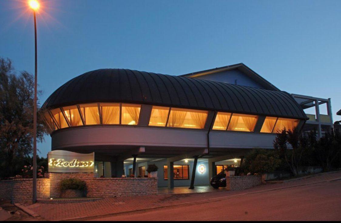 Hotel Lo Zodiaco Oppido Lucano ภายนอก รูปภาพ